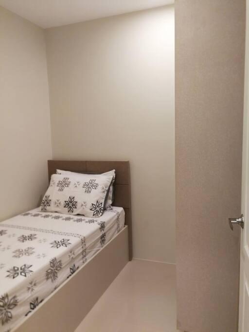 Adria Residences - Emerald Garden - 2 Bedroom Unit For 4 Person Manila Zewnętrze zdjęcie
